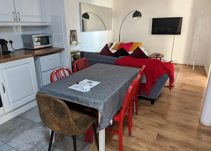 Spacious 3-bed In Center