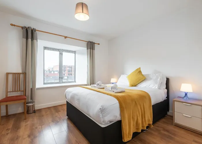 Spacious 3-bed In Center Apartmán *