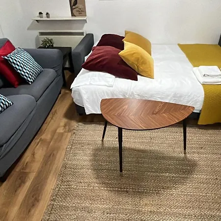 Διαμέρισμα Spacious 3-bed In Center *