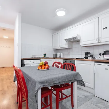 Διαμέρισμα Spacious 3-bed In Center *