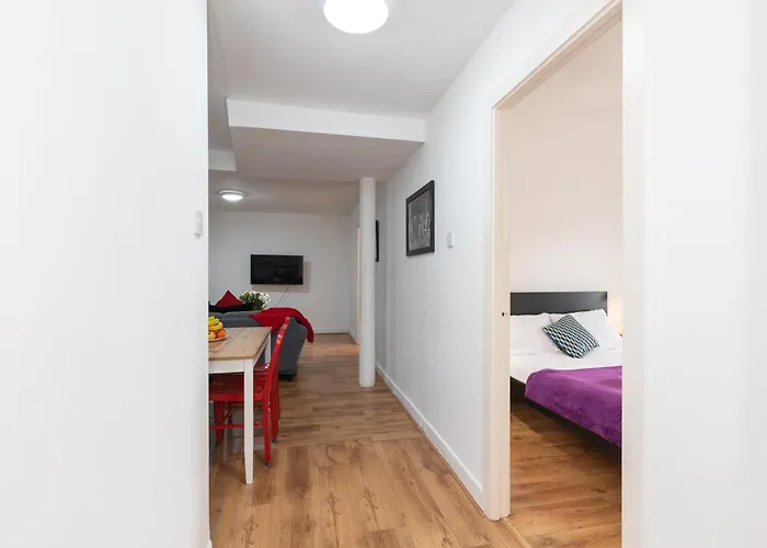 Spacious 3-bed In Center Apartmán
