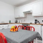 Apartment Spacious 3-bed In Center