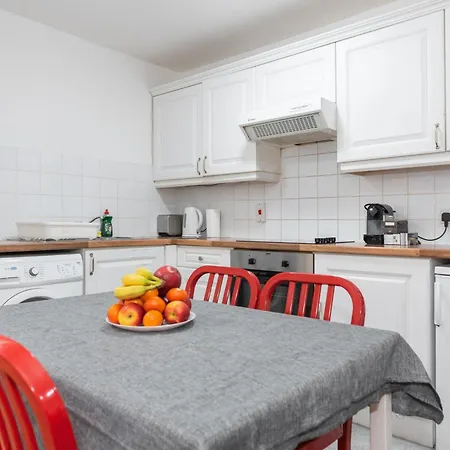Apartment Spacious 3-bed In Center