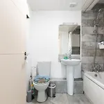Spacious 3-bed In Center Apartamento