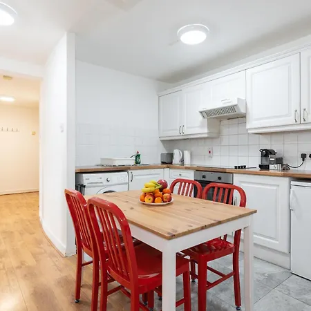 아파트 Spacious 3-bed In Center *