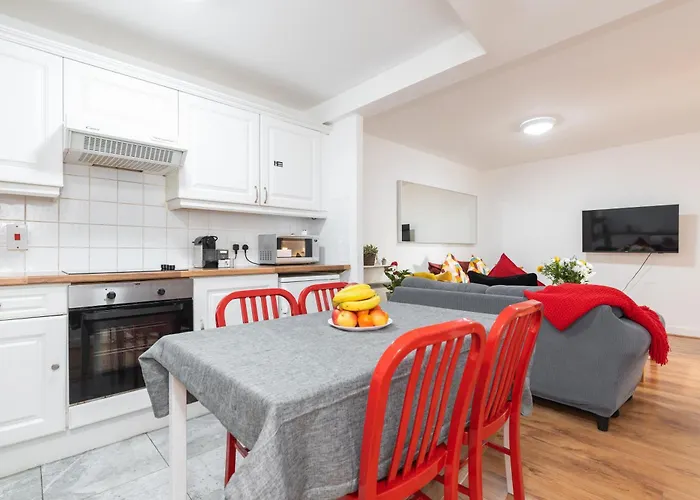 아파트 Spacious 3-bed In Center *